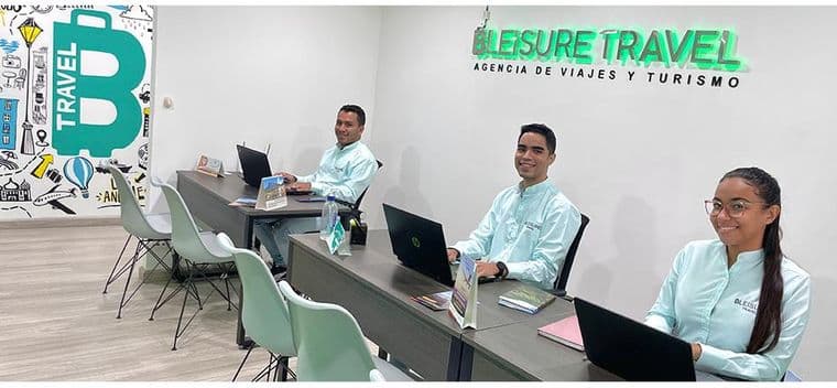 El equipo de Bleisure Travel en la oficina de Caracas